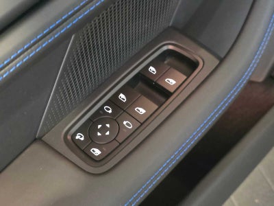 2026 Porsche Taycan Taycan 4 Black Edition