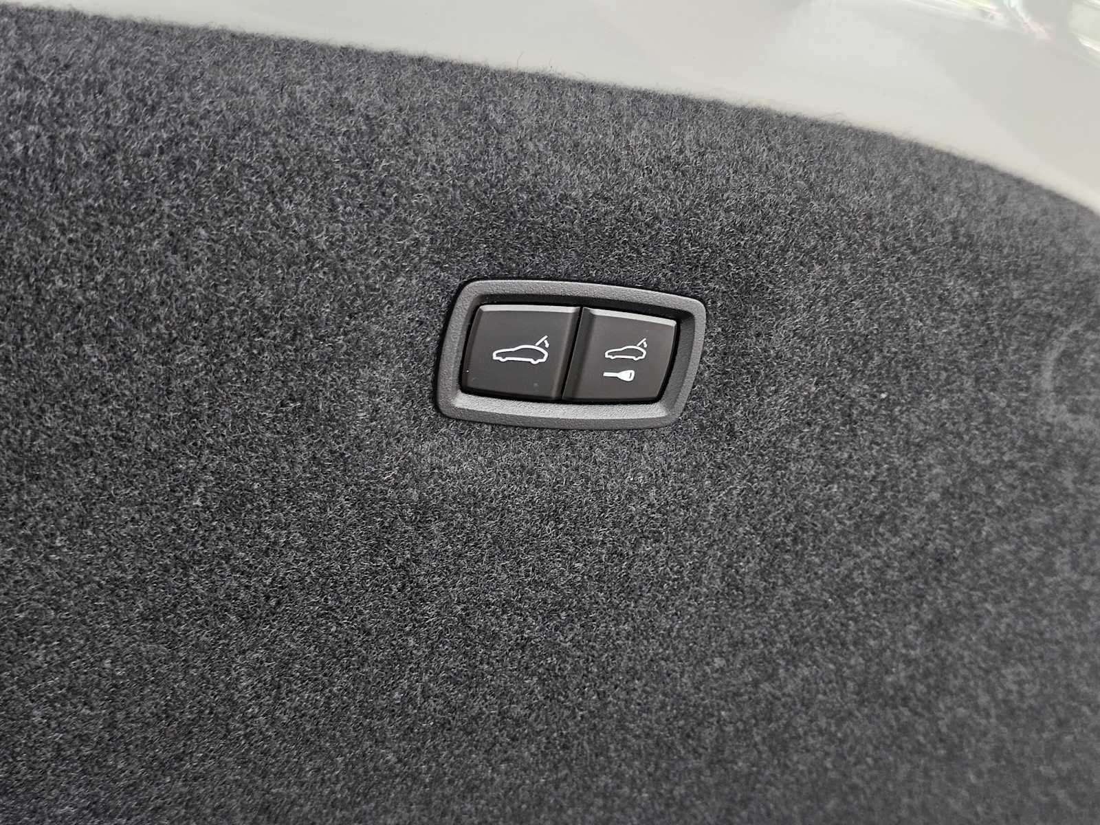 2025 Porsche Taycan 4