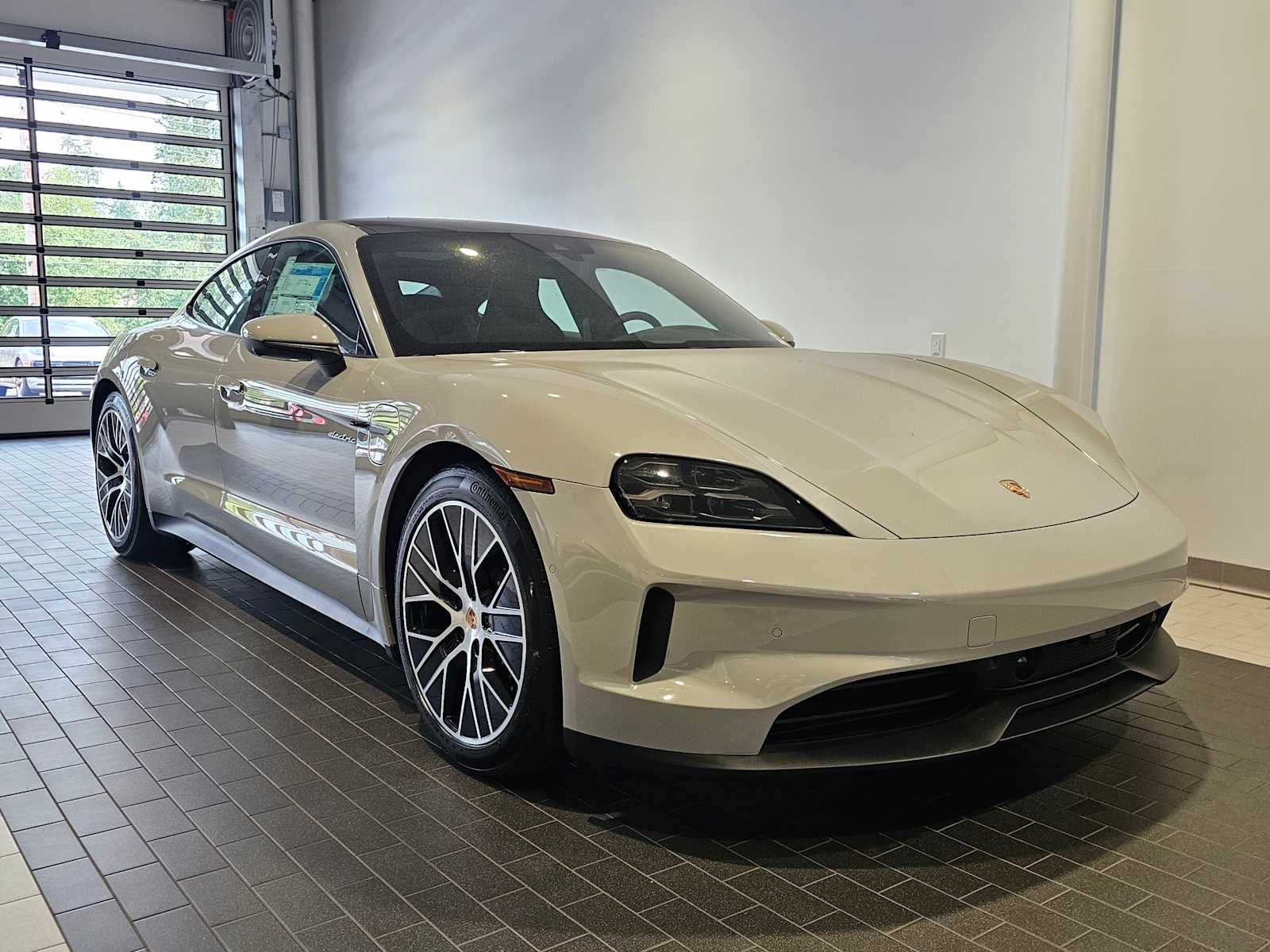 2025 Porsche Taycan 4