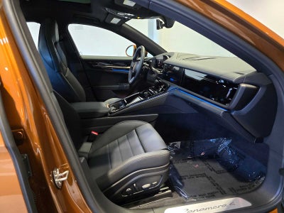 2026 Porsche Panamera 4