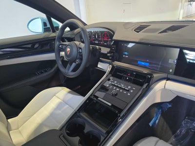 2026 Porsche Panamera 4