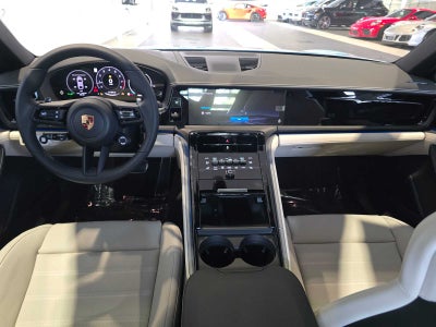 2026 Porsche Panamera 4