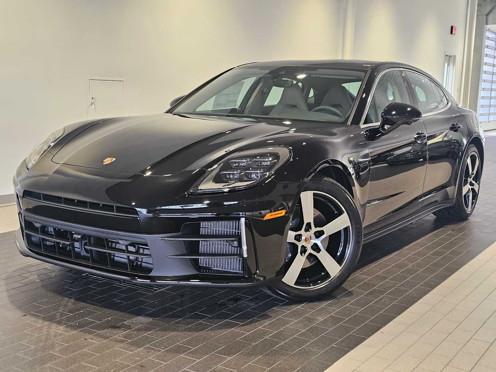 2025 Porsche Panamera 4