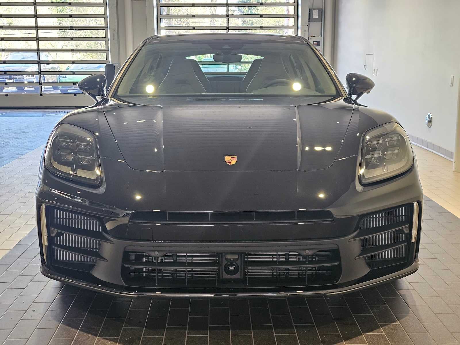 2025 Porsche Panamera 4