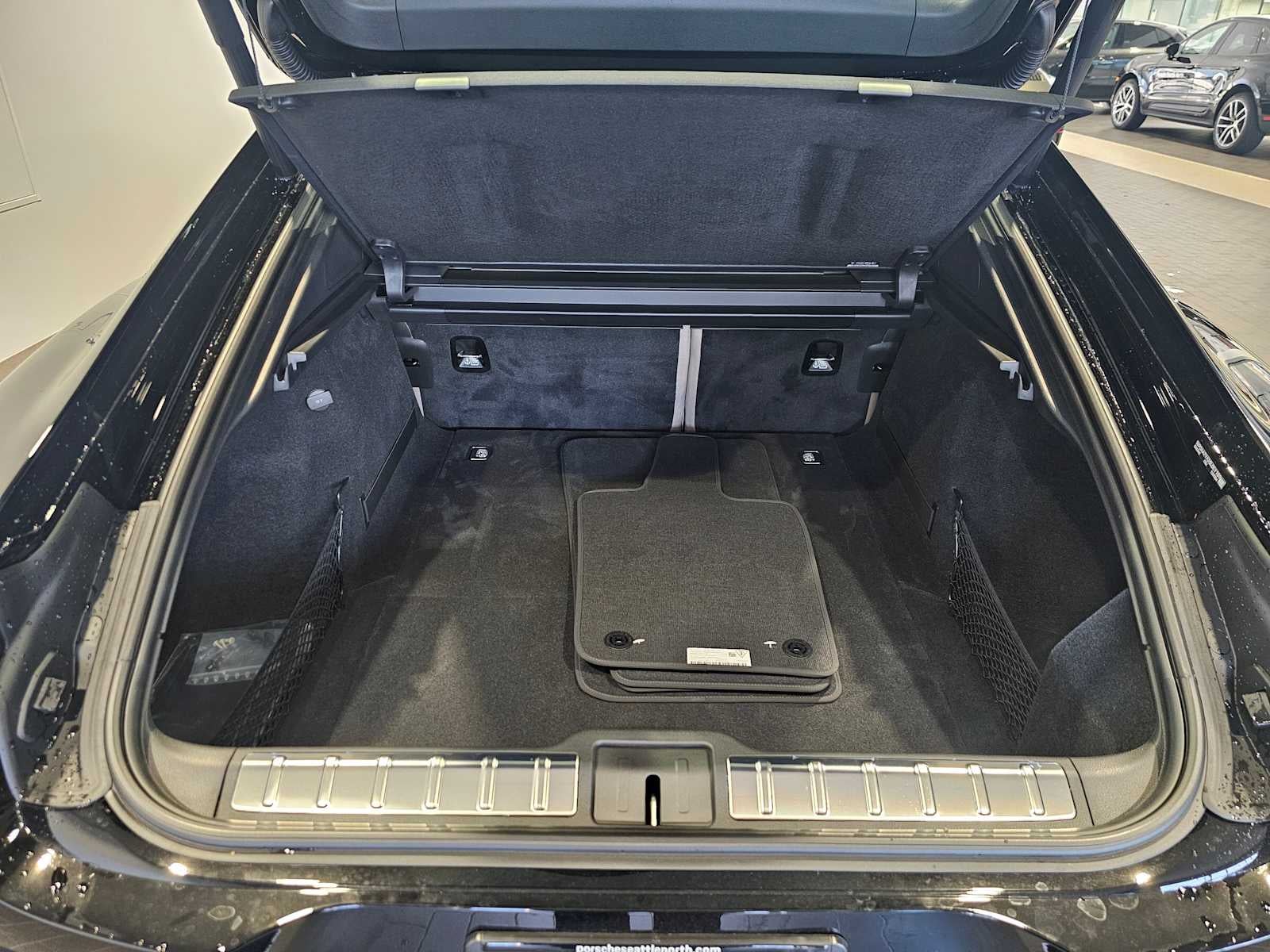 2025 Porsche Panamera 4