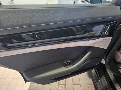 2025 Porsche Panamera 4