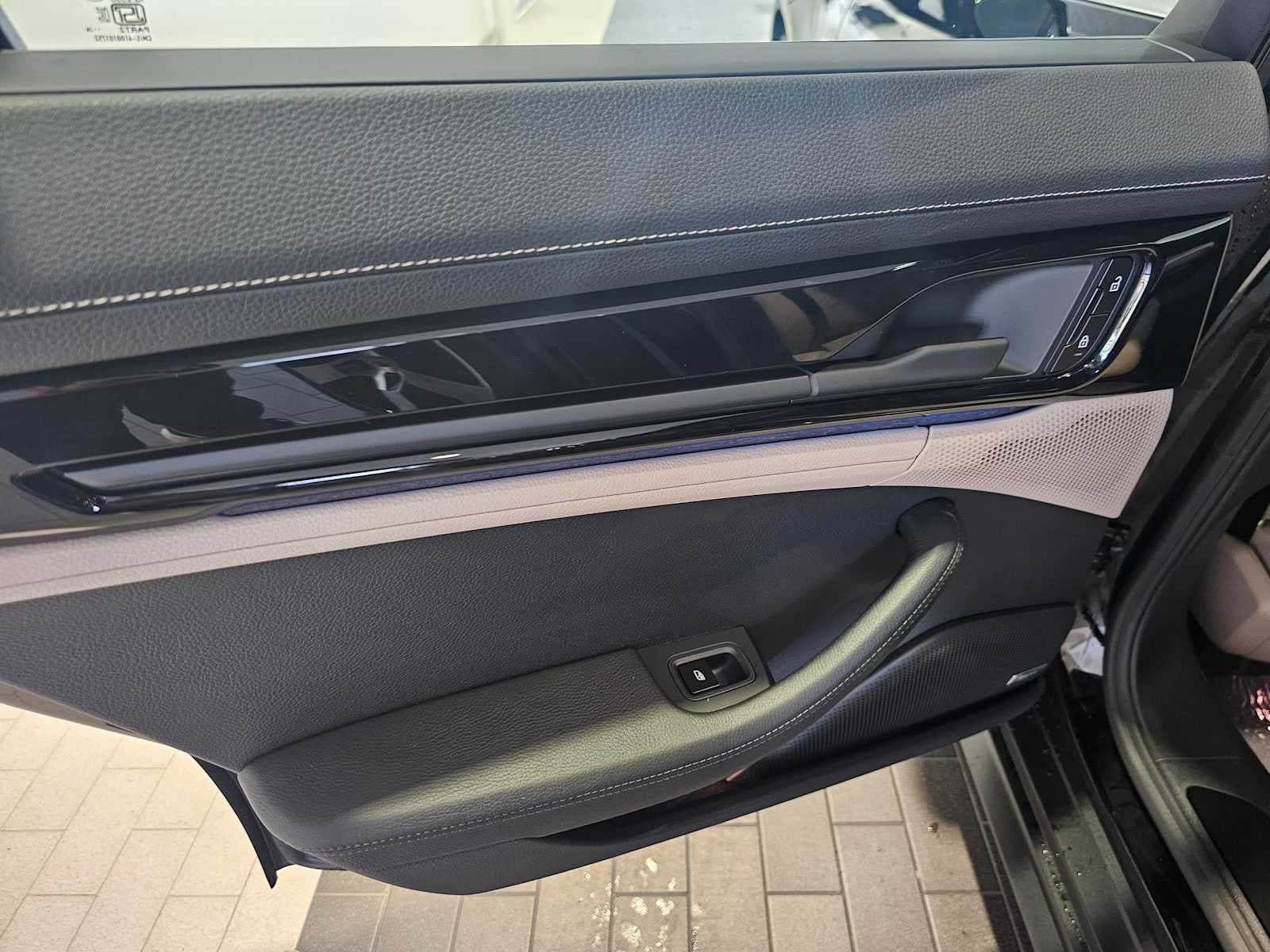 2025 Porsche Panamera 4