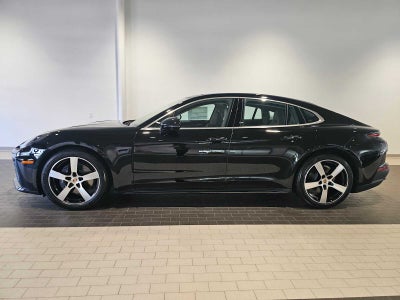 2025 Porsche Panamera 4