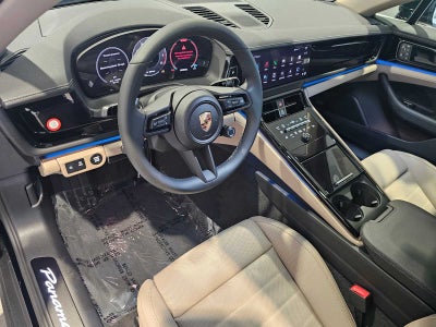 2025 Porsche Panamera 4