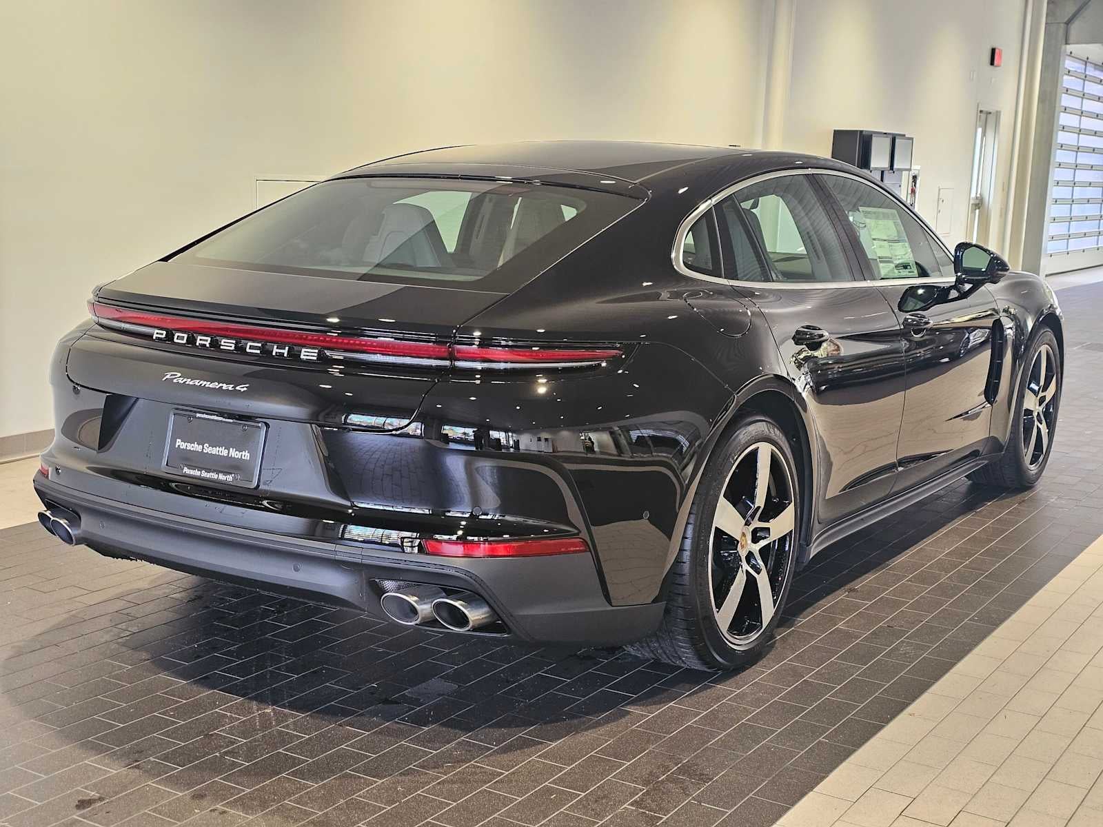 2025 Porsche Panamera 4