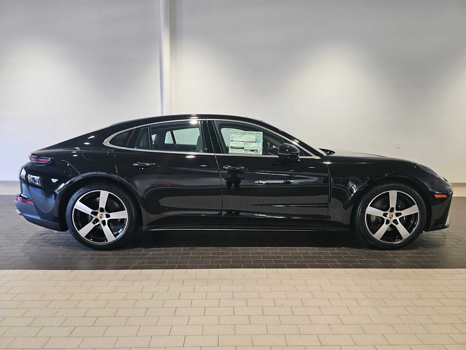 2025 Porsche Panamera 4