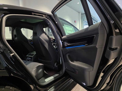 2026 Porsche Panamera Base