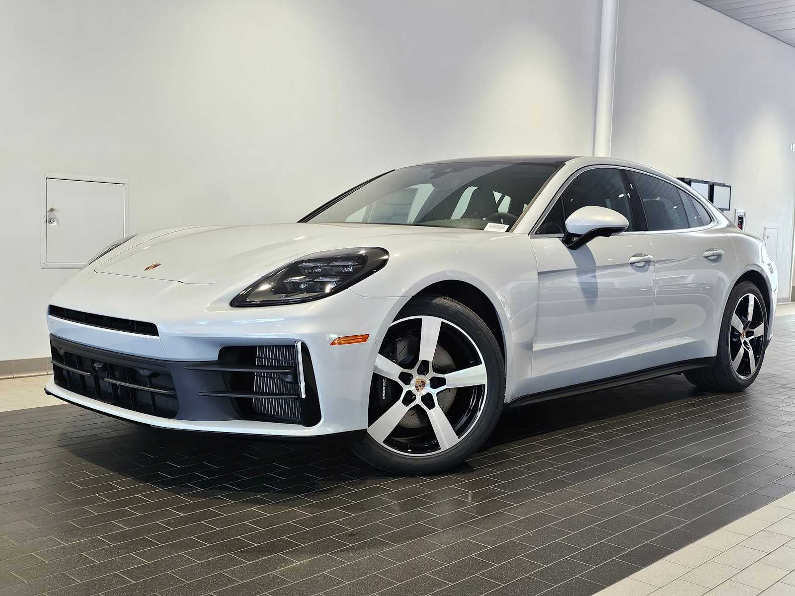 2025 Porsche Panamera 4