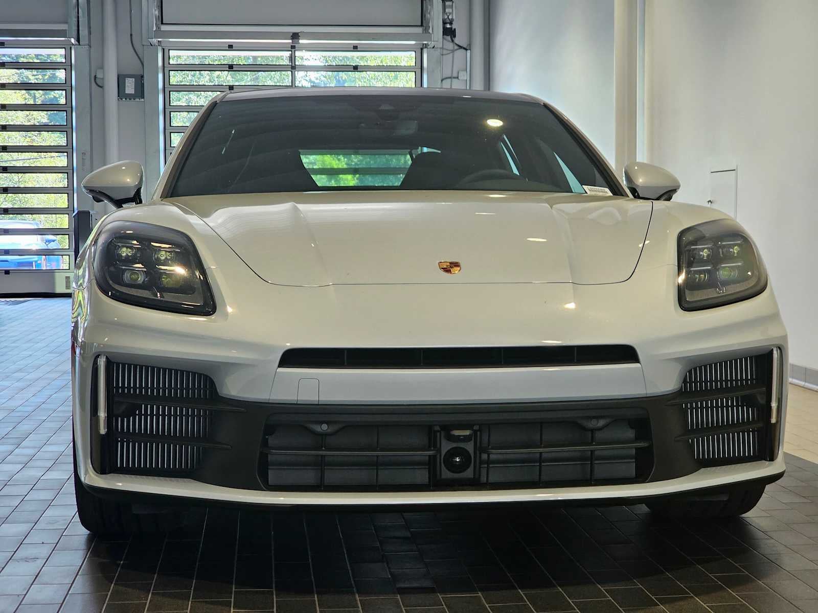 2025 Porsche Panamera 4