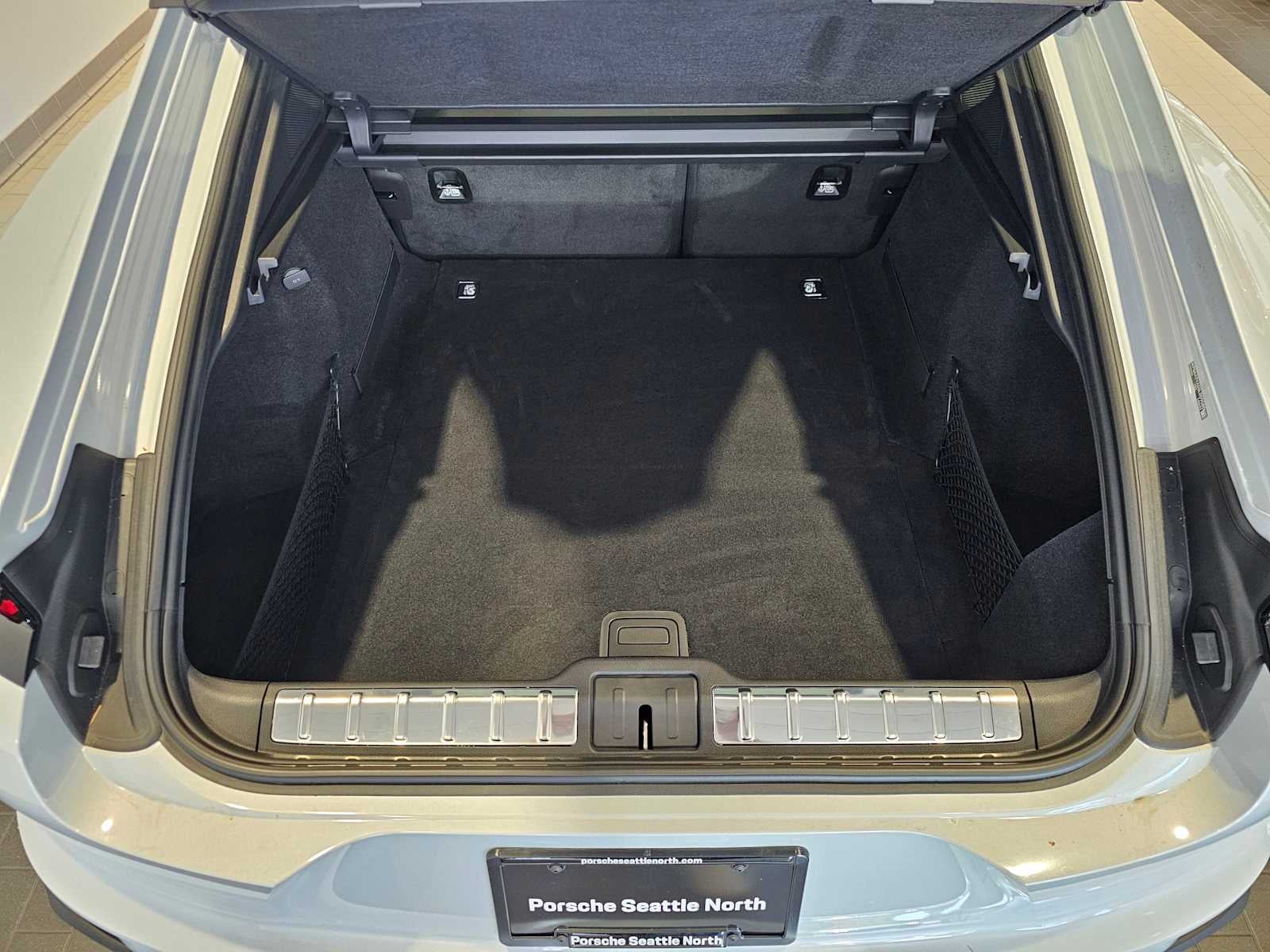 2025 Porsche Panamera 4