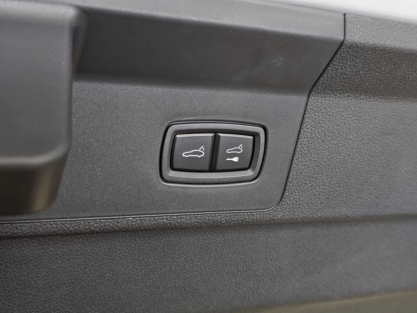 2025 Porsche Panamera 4