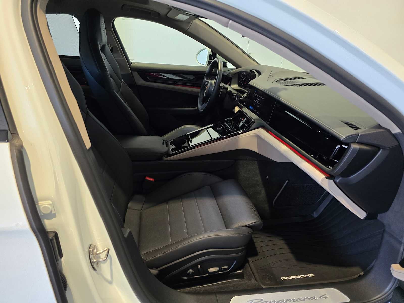 2024 Porsche Panamera 4