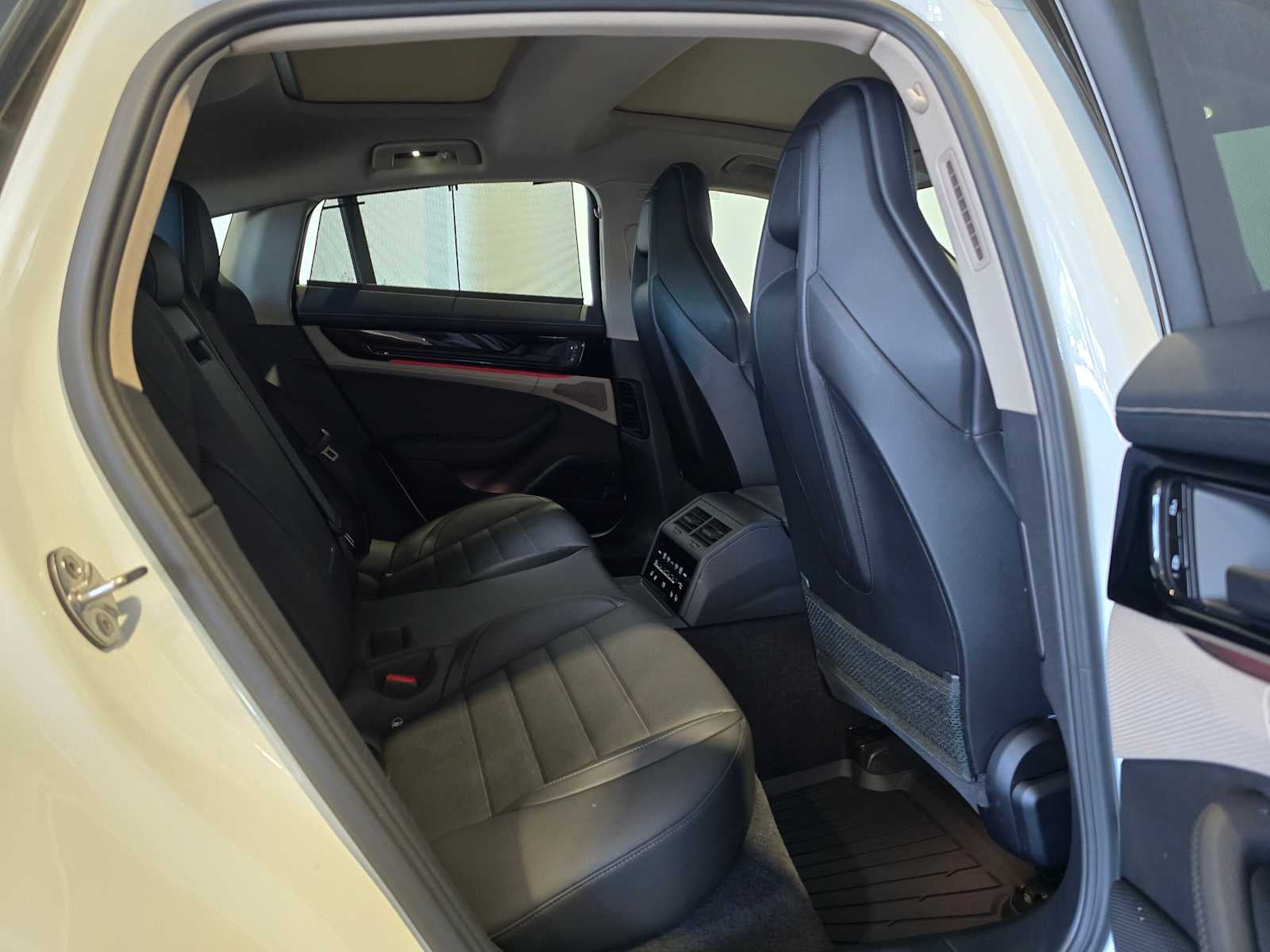 2024 Porsche Panamera 4