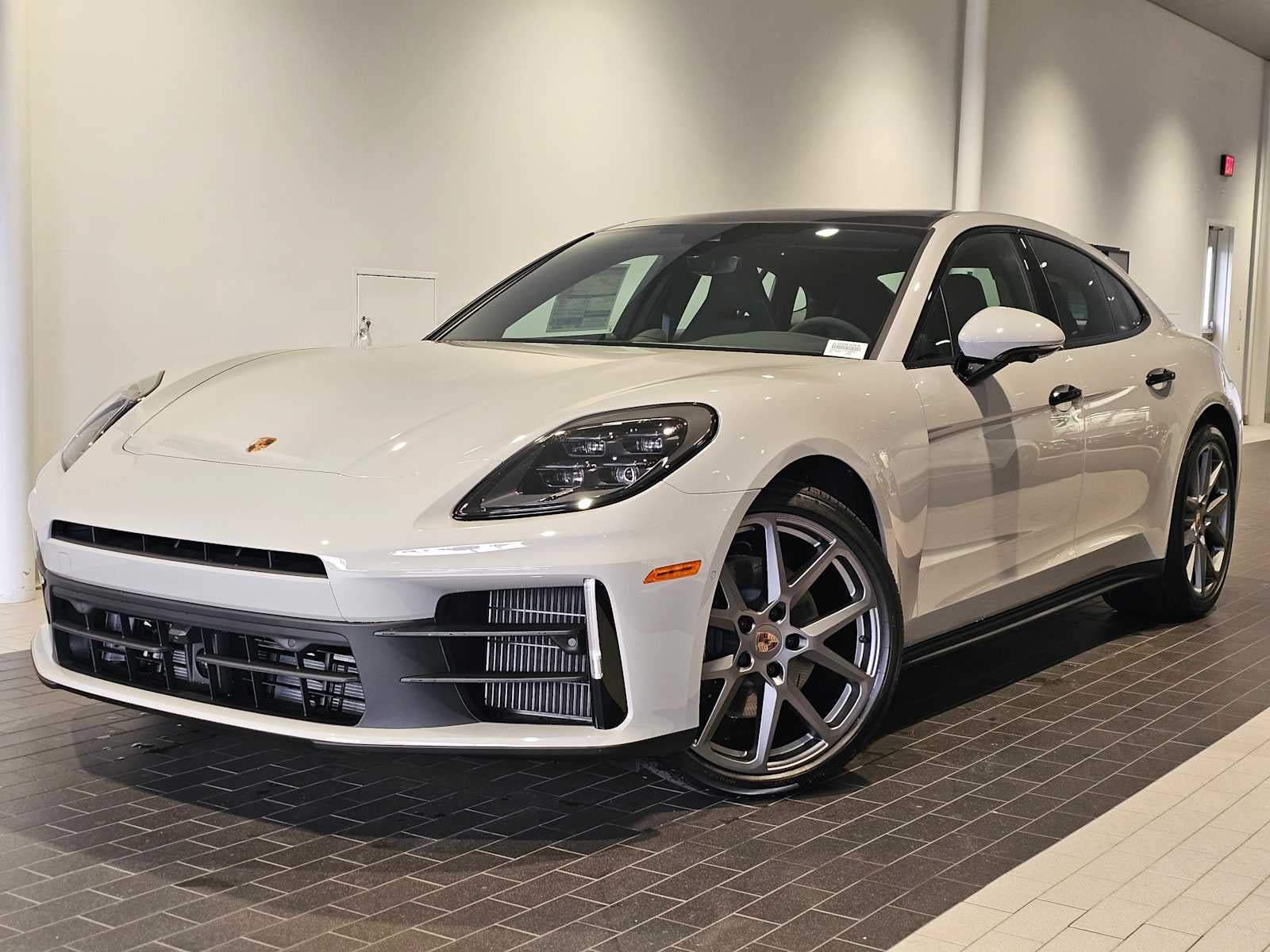 2025 Porsche Panamera 4