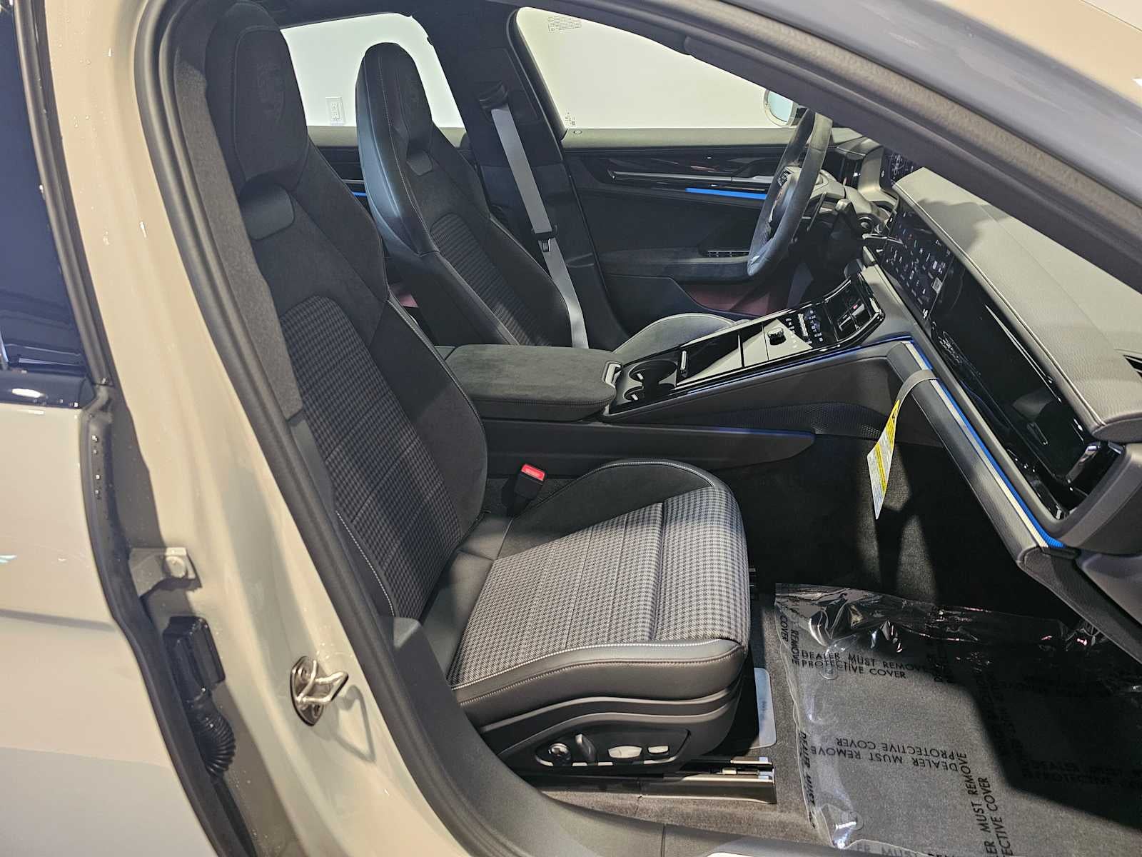 2025 Porsche Panamera 4