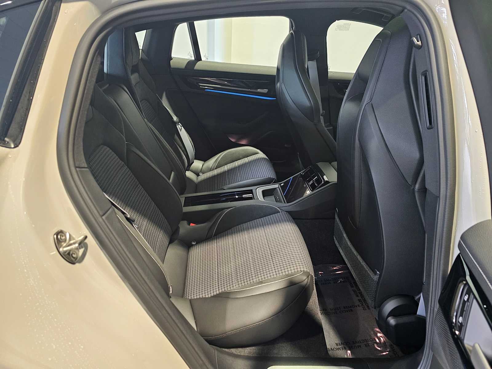 2025 Porsche Panamera 4