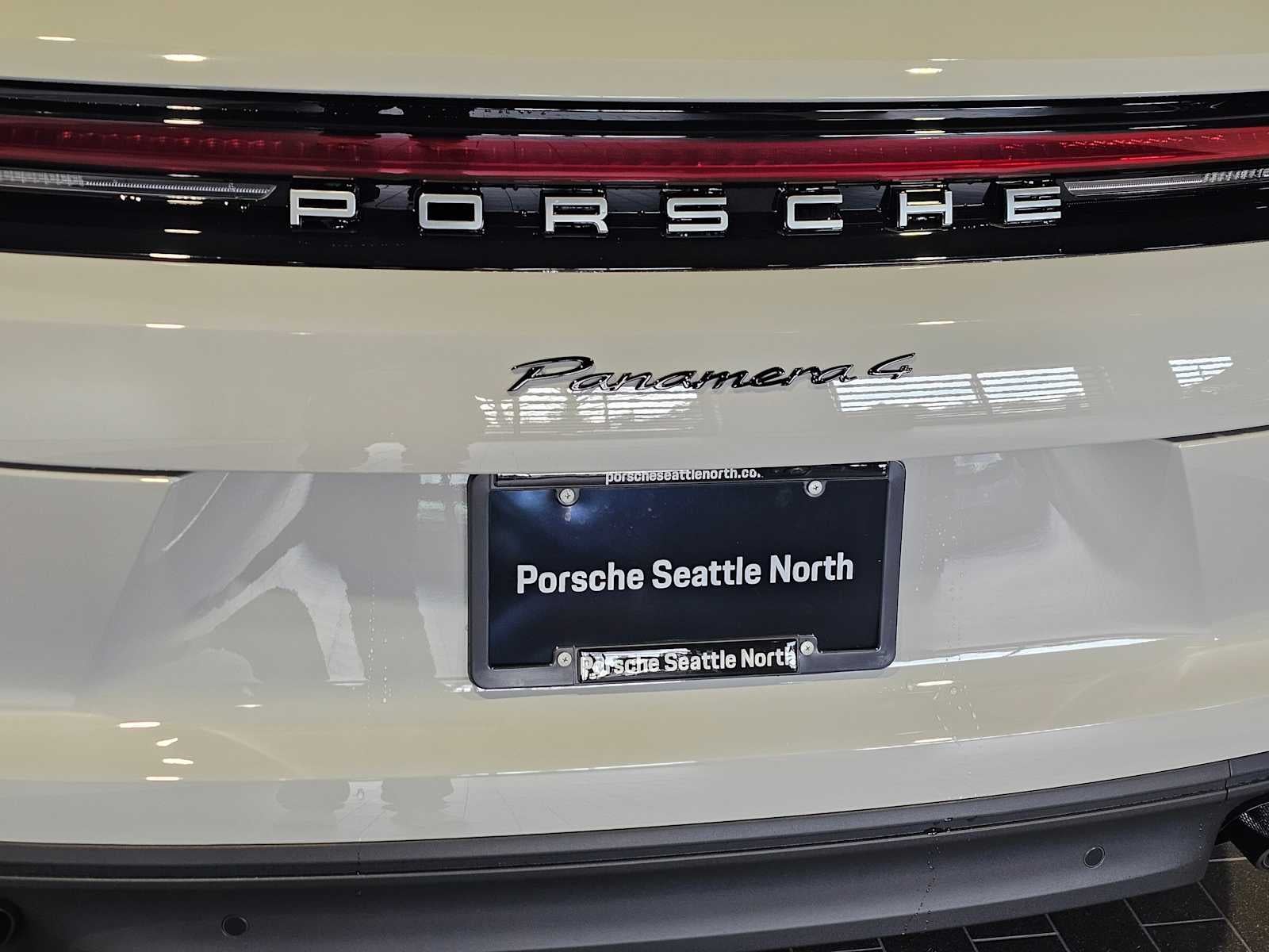 2025 Porsche Panamera 4