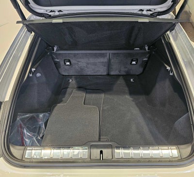 2025 Porsche Panamera 4