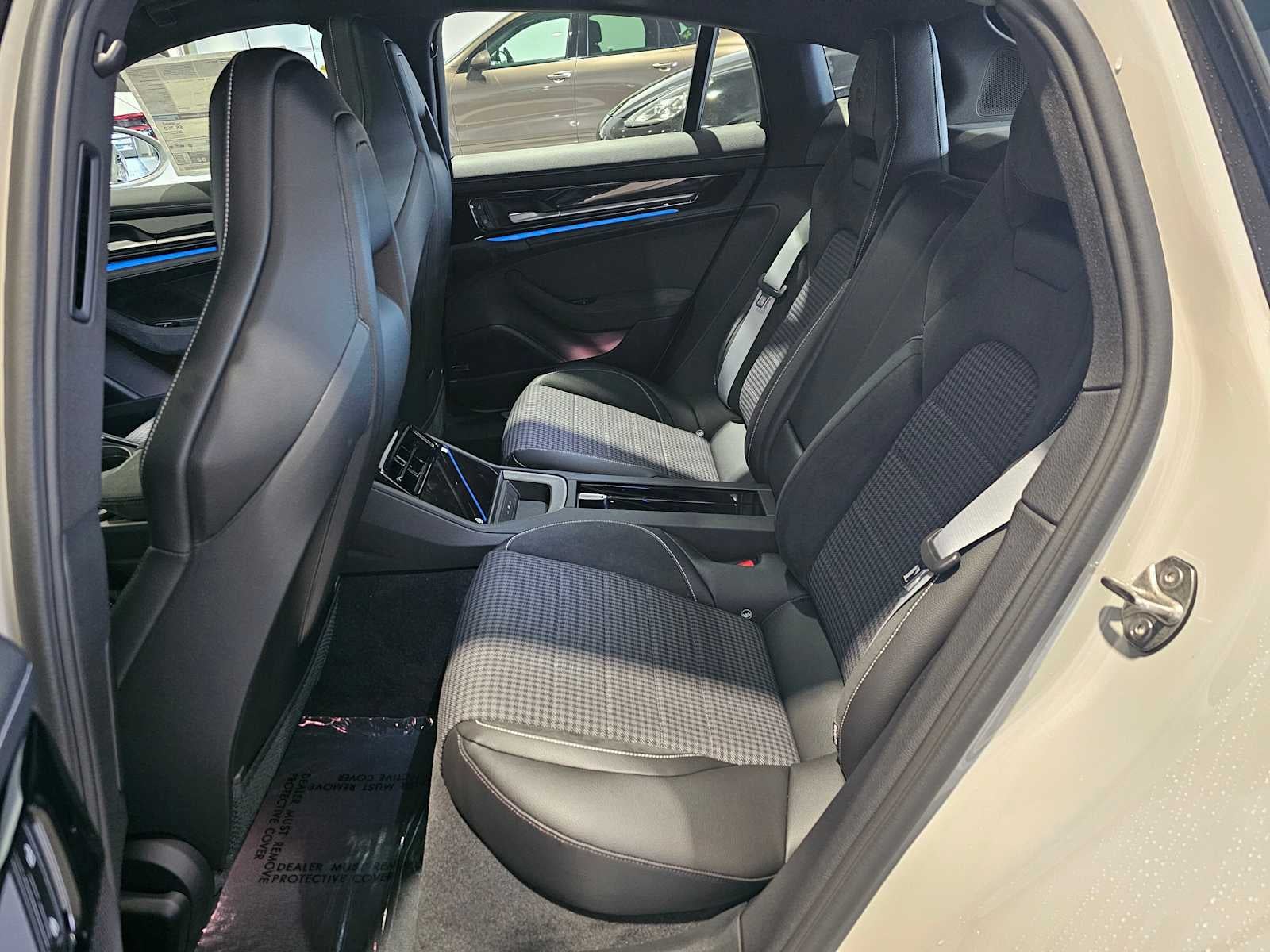 2025 Porsche Panamera 4