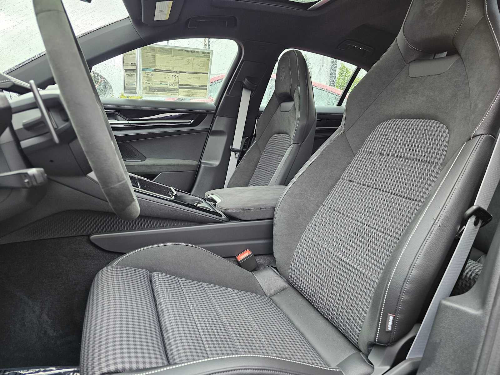 2025 Porsche Panamera 4