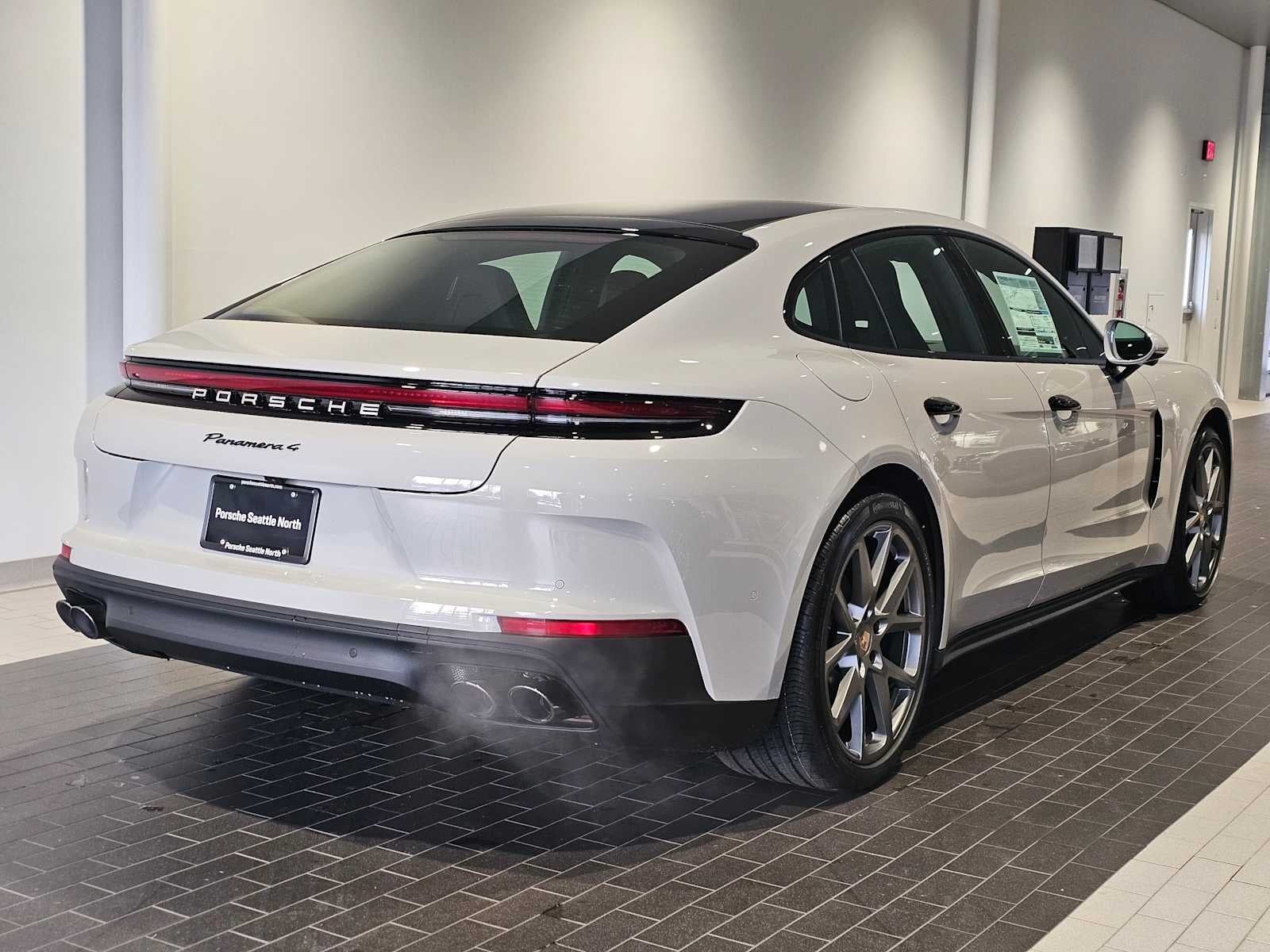 2025 Porsche Panamera 4