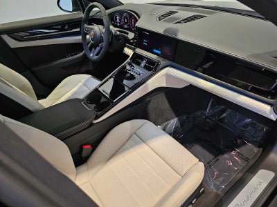 2025 Porsche Panamera Base