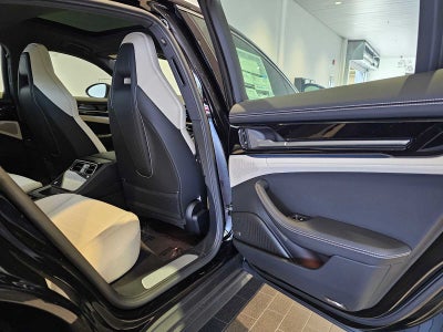 2025 Porsche Panamera Base