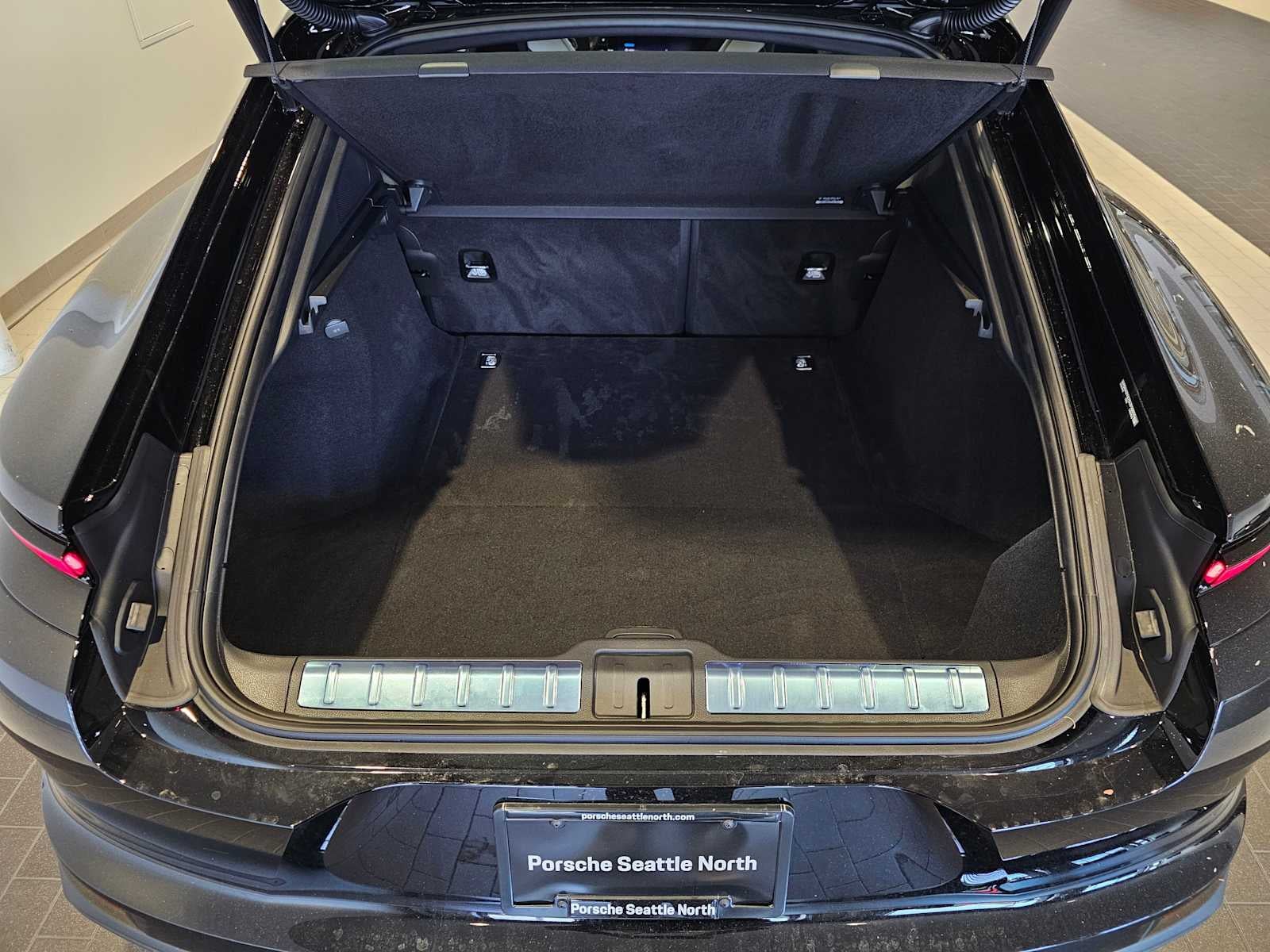 2025 Porsche Panamera Base