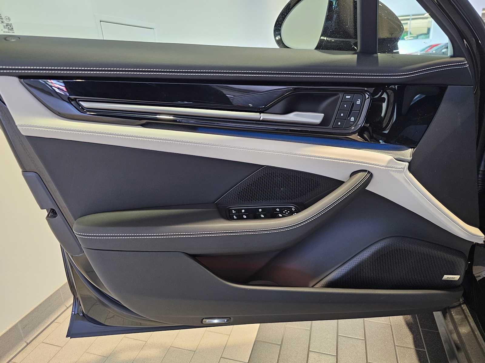 2025 Porsche Panamera Base