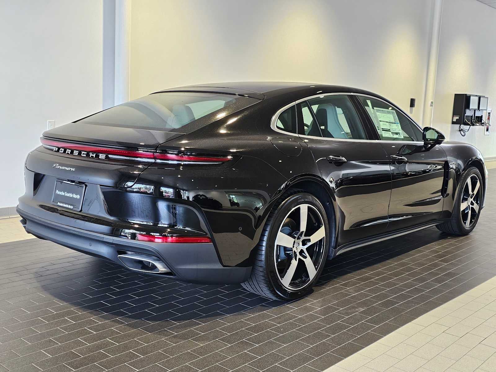 2025 Porsche Panamera Base