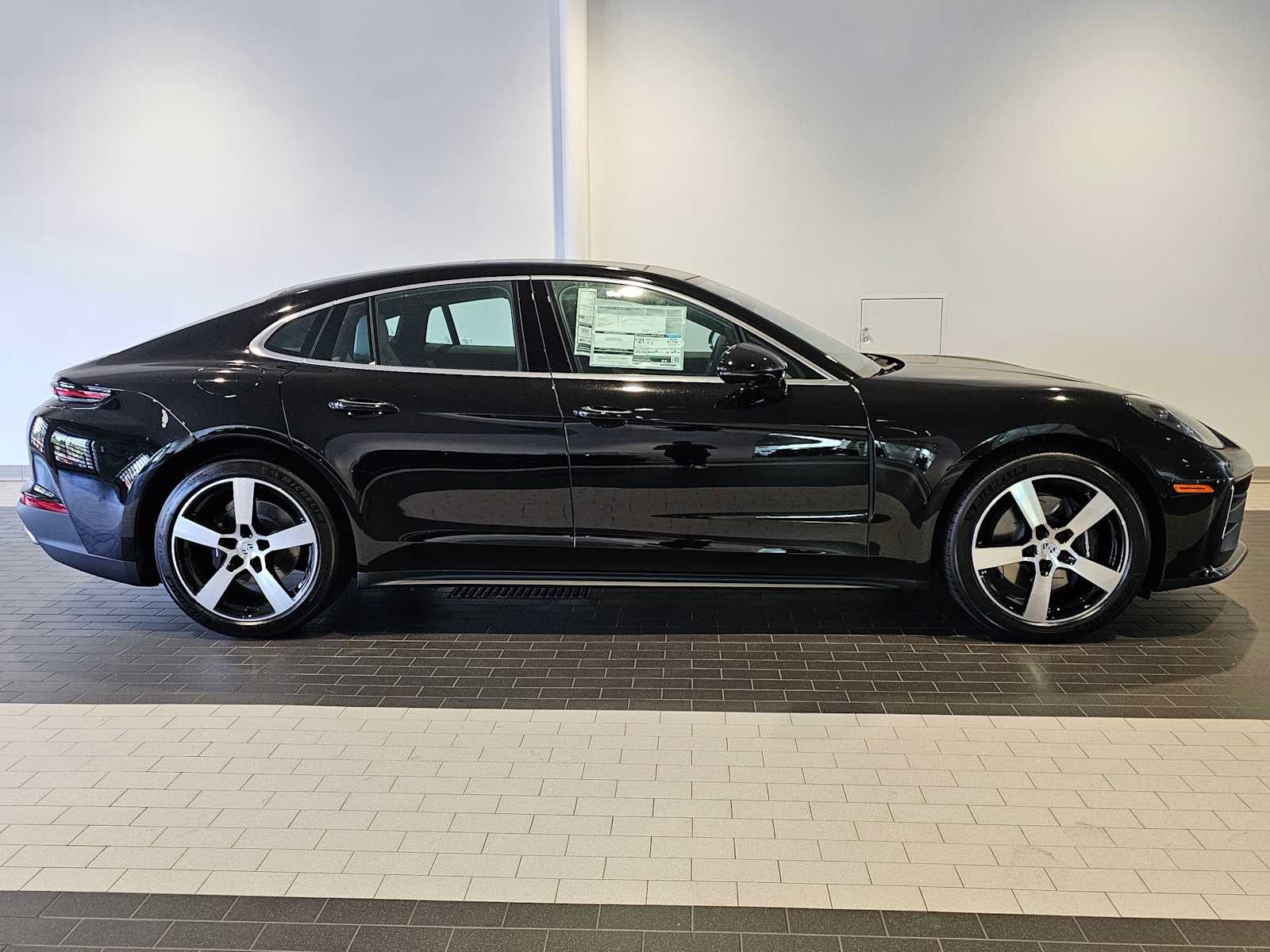 2025 Porsche Panamera Base