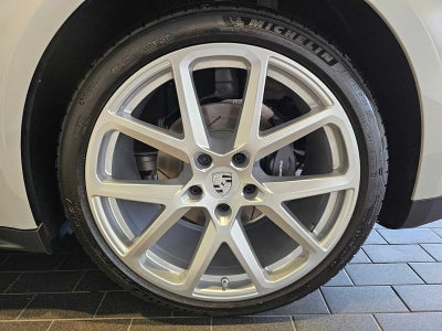 2025 Porsche Panamera 4