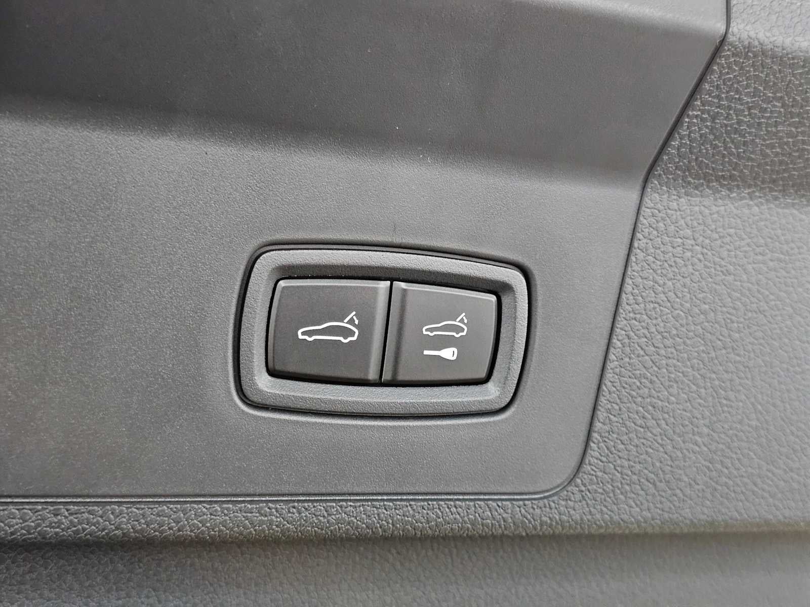 2025 Porsche Panamera 4