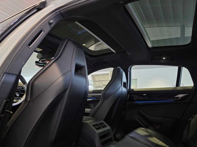 2025 Porsche Panamera 4