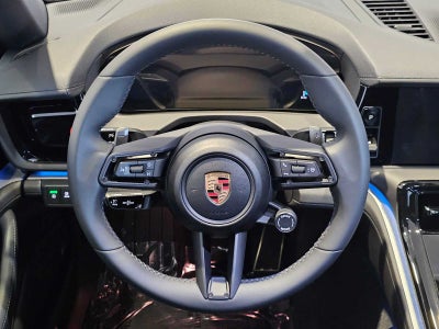 2025 Porsche Panamera 4