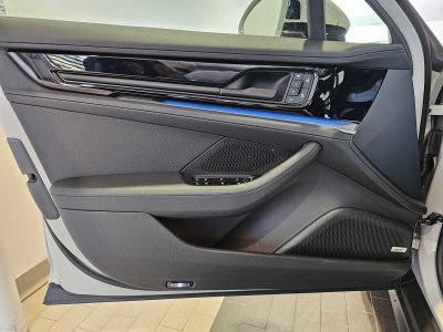 2025 Porsche Panamera 4