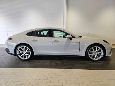 2025 Porsche Panamera 4