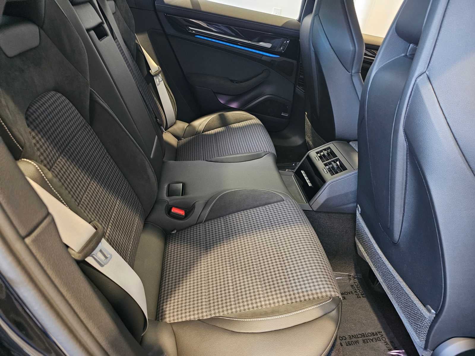 2024 Porsche Panamera 4