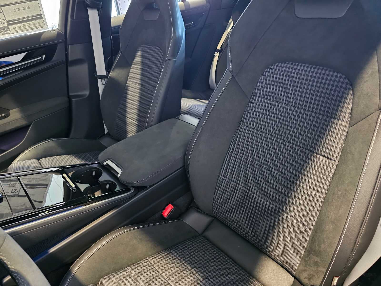 2024 Porsche Panamera 4