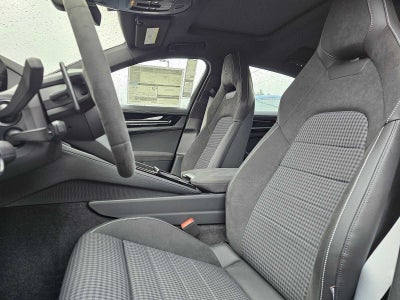 2024 Porsche Panamera 4