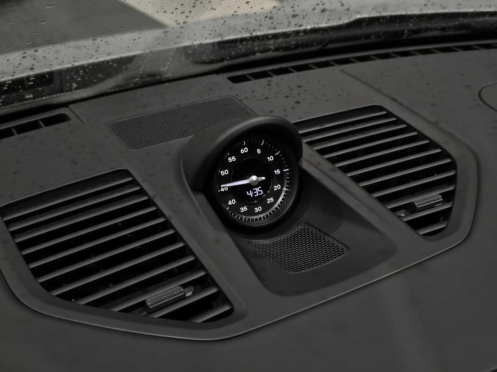 2025 Porsche 911 Carrera 4 GTS