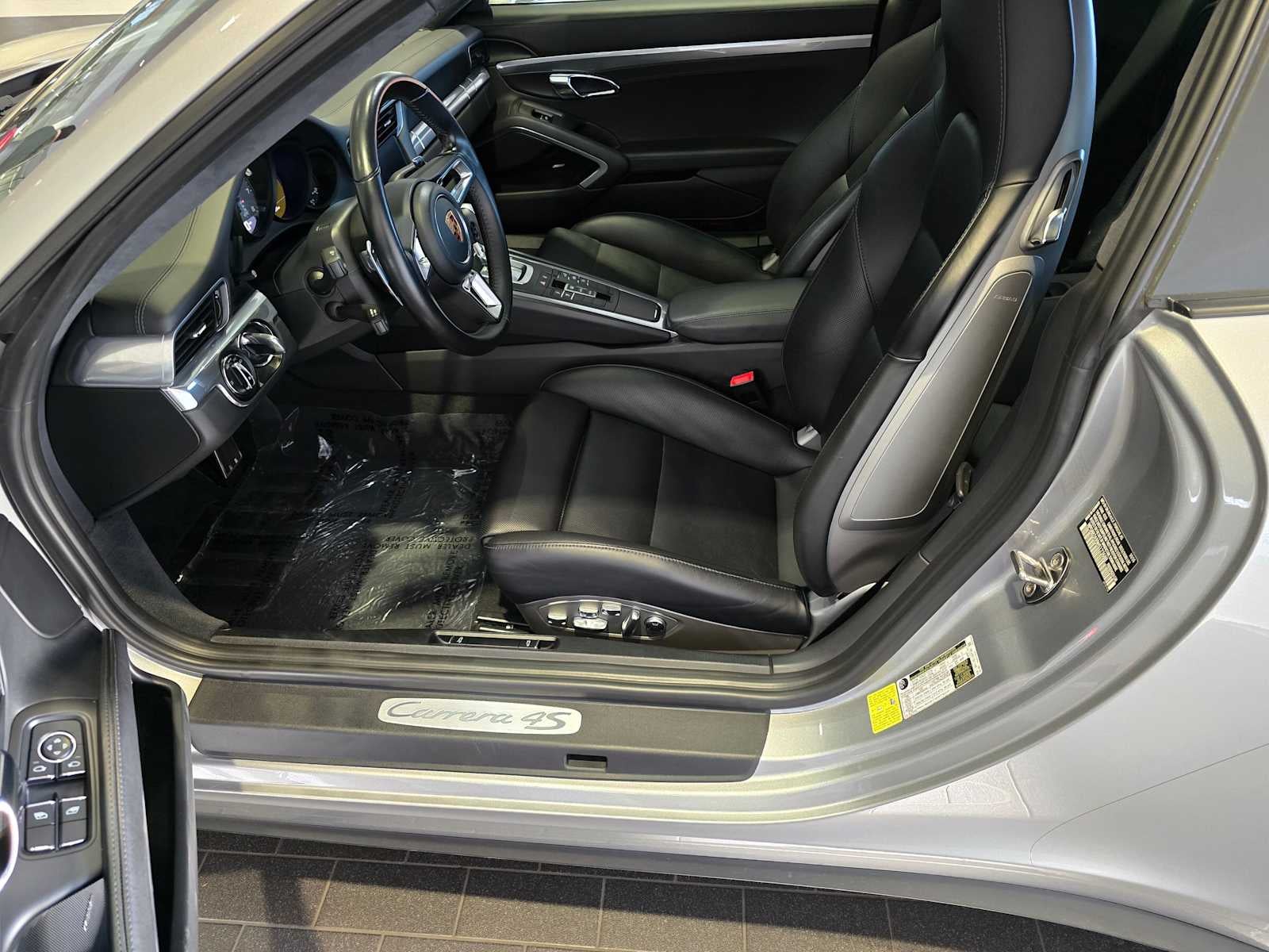 2017 Porsche 911 Carrera 4S