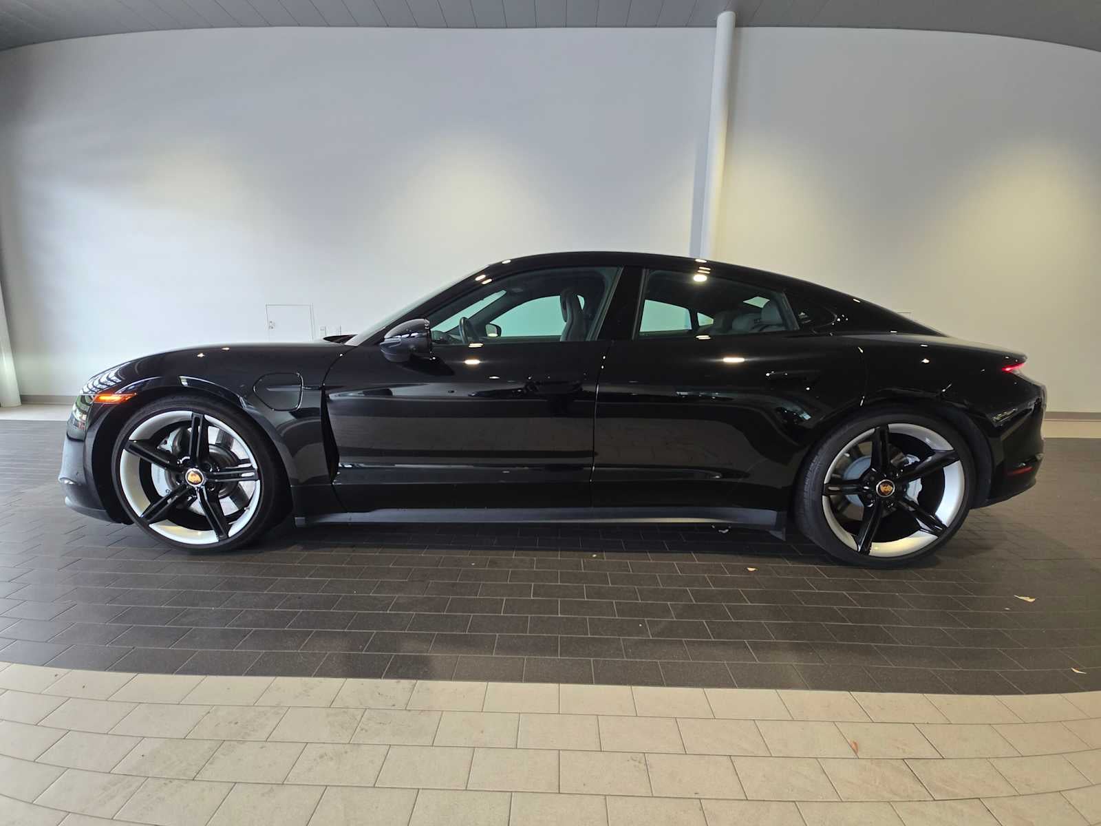 2024 Porsche Taycan 4S