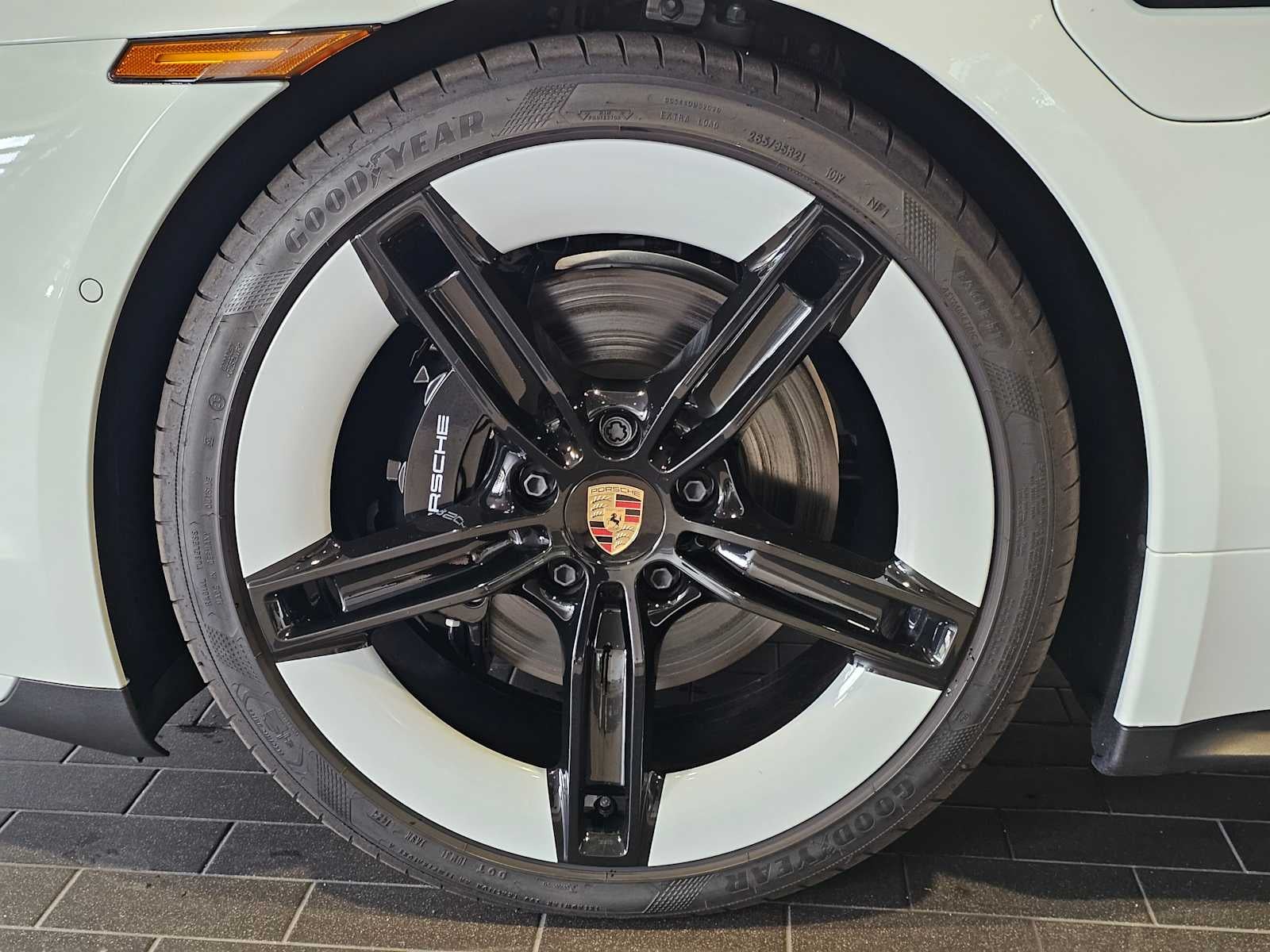 2025 Porsche Taycan 4S