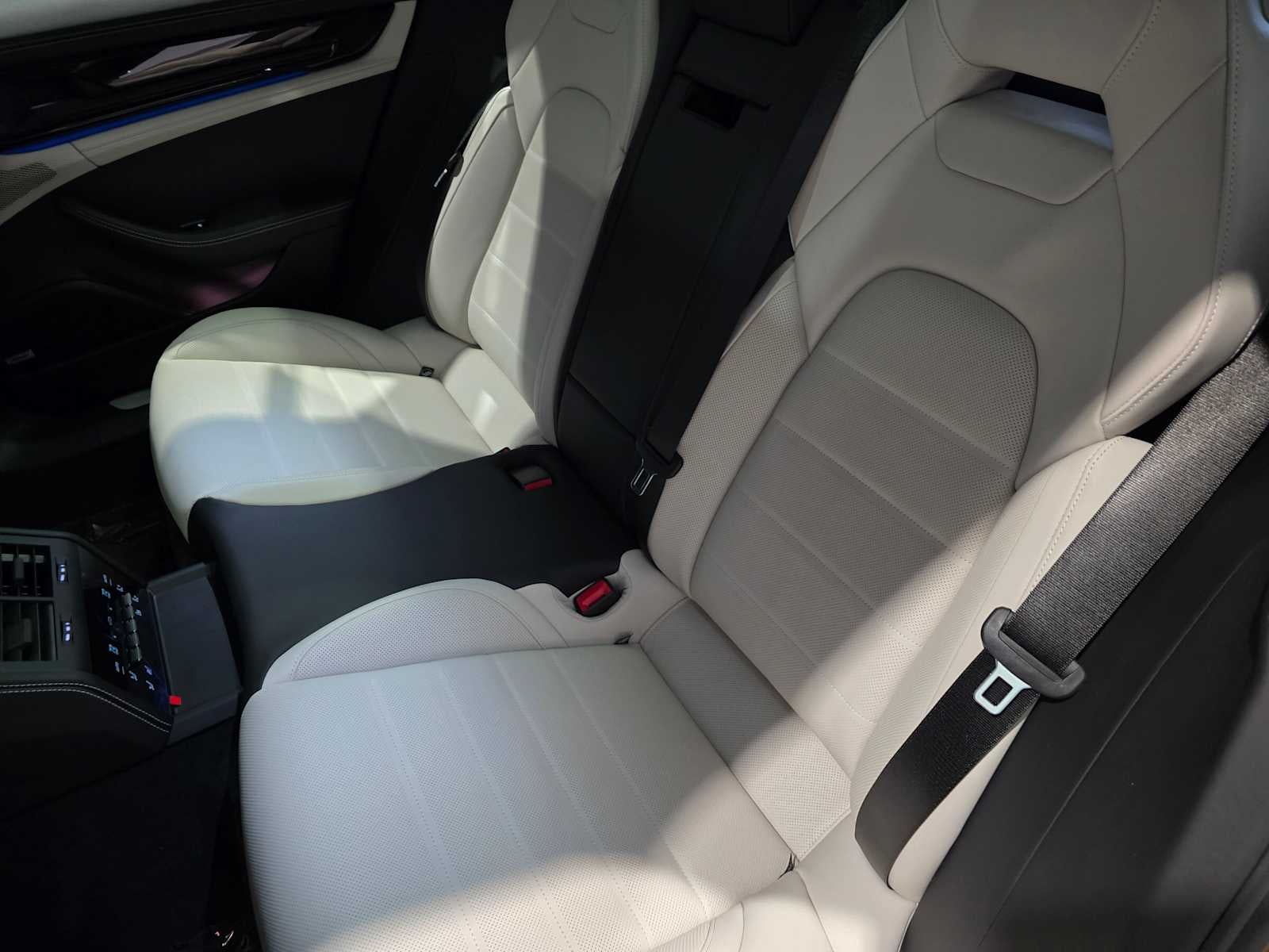 2026 Porsche Panamera 4 E-Hybrid